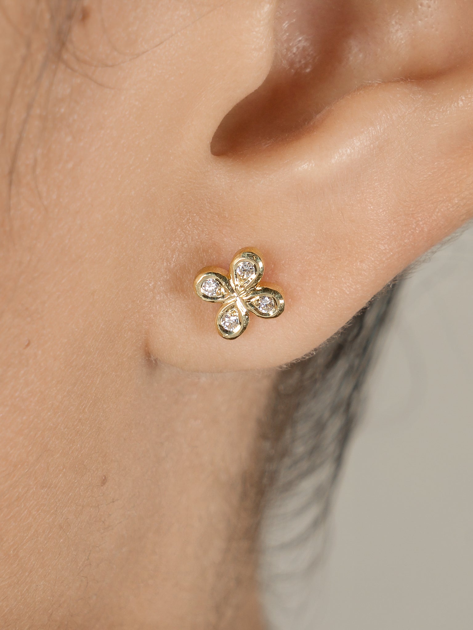 White Gold Diamond Flower Stud Earrings